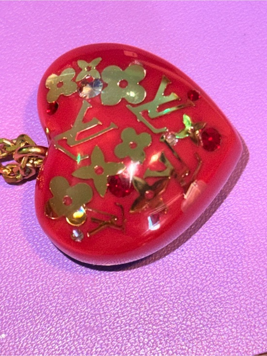 Louis Vuitton Jewelry - Authentic Louis Vuitton Pomme D'Amour Inclusion Red Heart Pendant Necklace